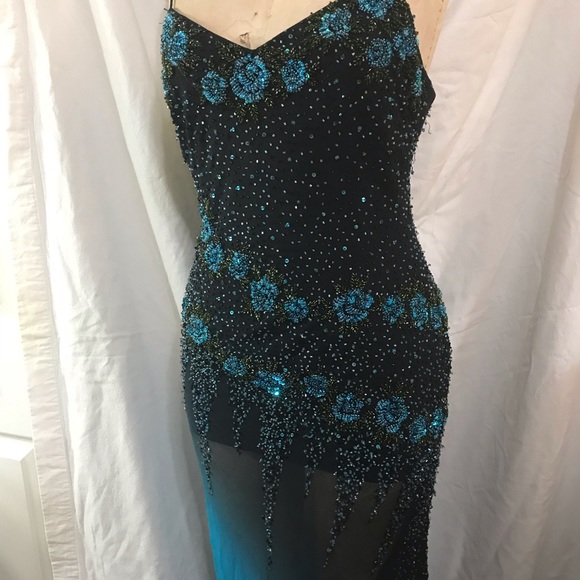 New exquisite Embroidery evening Dress - Picture 2 of 5